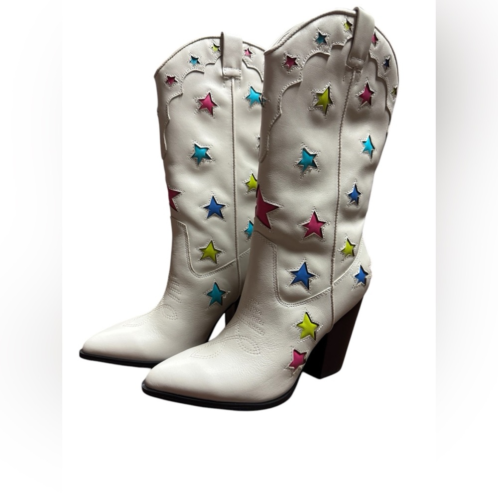 STEVE MADDEN SIZE 6.5M LUMINOUS WHITE LEATHER COLORED STARS COWGIRL BOOTS